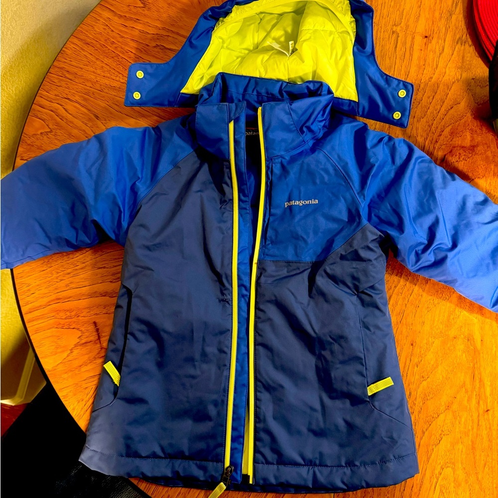 Patagonia Snowbelle Ski Jacket size 7/8, periwinkle blue—perfect condition